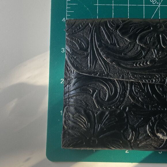 Vintage 70's Black LeatherTooled Embossed Long Wallet Boho South Western Mirror - Picture 7 of 16